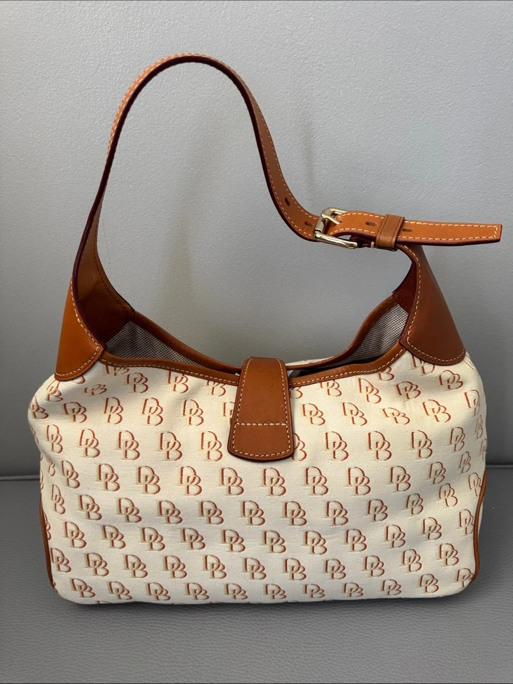 DOONEY & BOURKE CREAM TAN CANVAS LEATHER DB LOGO LOCK HOBO CRESCENT SHOULDER BAG